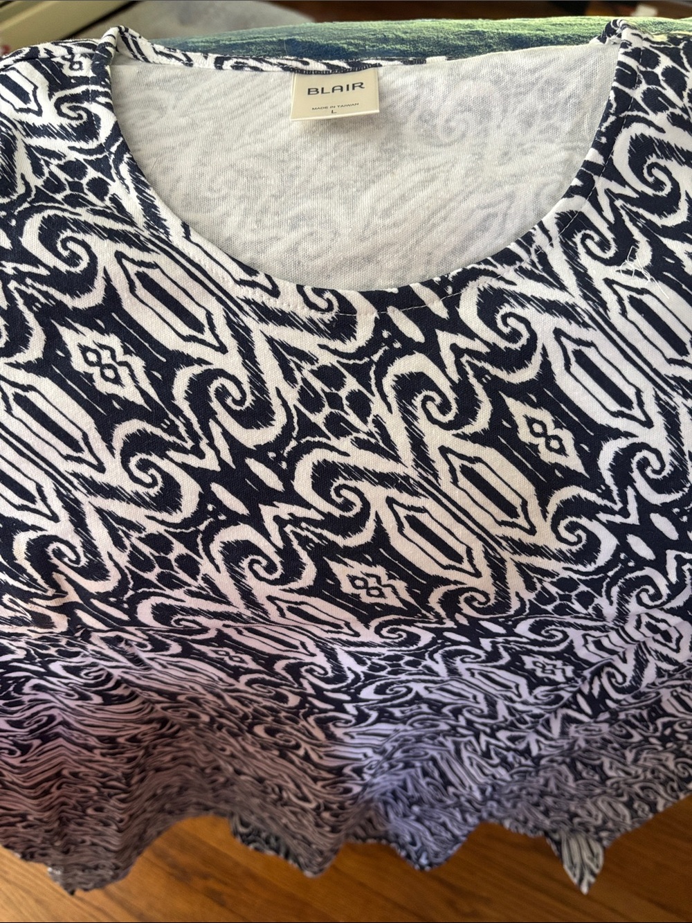 NWT Blair Navy & White Geometric Scoop Neck Top